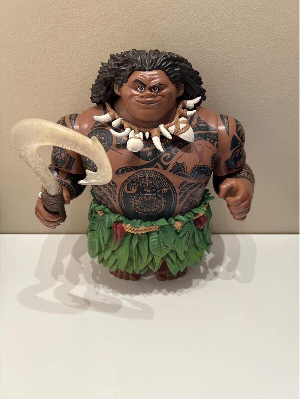 Disney Store Moana Maui Talking Action Figure 12" Doll Lighted Fish Hook Works
